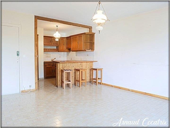 2 bedrooms apartment for sale in Sillingy, France - Image 2