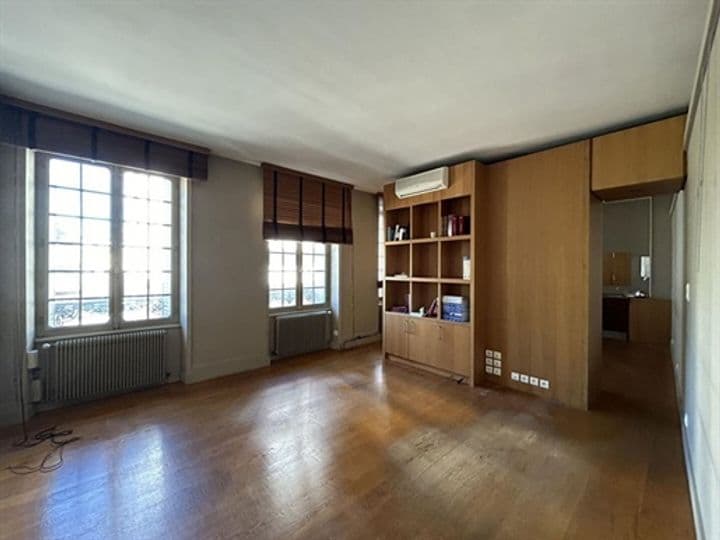 Apartment for sale in Clermont-Ferrand, France - Image 8