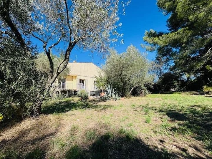 5 bedrooms house for sale in  France