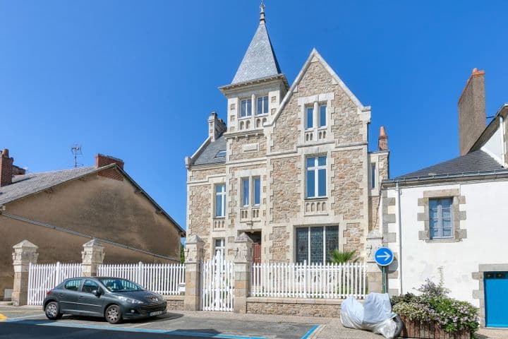 7 bedrooms house for sale in  France - Image 5