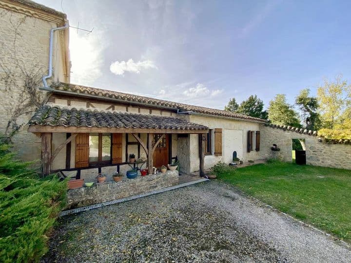 5 bedrooms house for sale in  France - Image 12