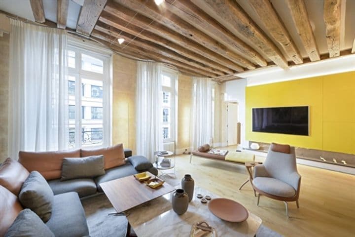 2 bedrooms apartment for sale in Paris 8eme, France