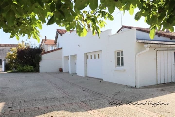 4 bedrooms house for sale in Vernoux-en-Gatine, France