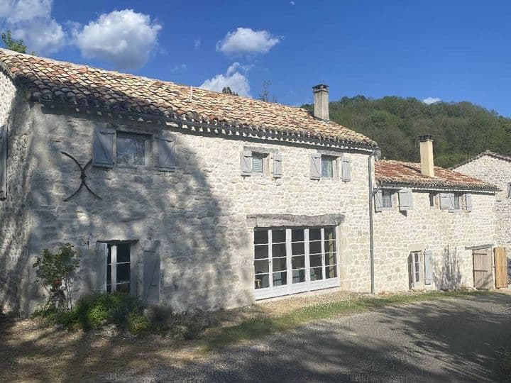 5 bedrooms house for sale in  France