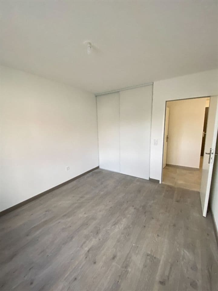 1 bedroom apartment for sale in Lescar, France - Image 8