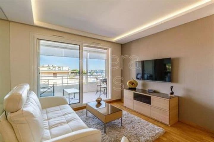 1 bedroom apartment for sale in Golfe-Juan, France