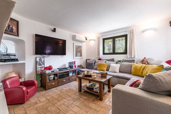 House for sale in Roquefort-les-Pins, France - Image 6