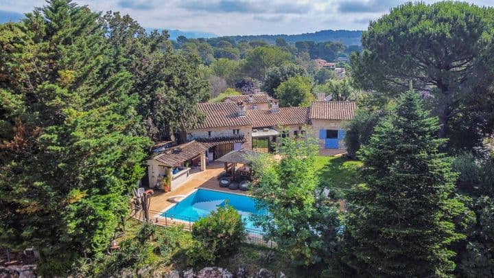 House for sale in Roquefort-les-Pins, France