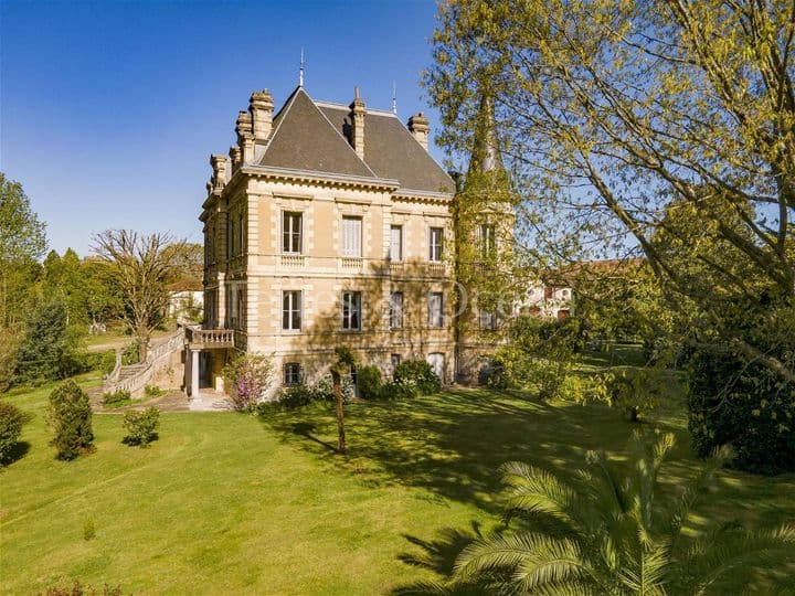 15 bedrooms house for sale in  France