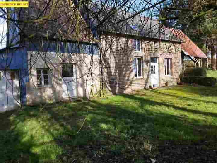 2 bedrooms house for sale in  France - Image 8