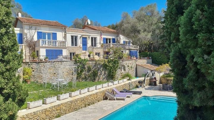 9 bedrooms house for sale in  France