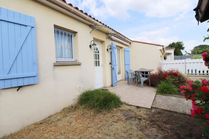 2 bedrooms house for sale in meschers sur gironde, France - Image 2