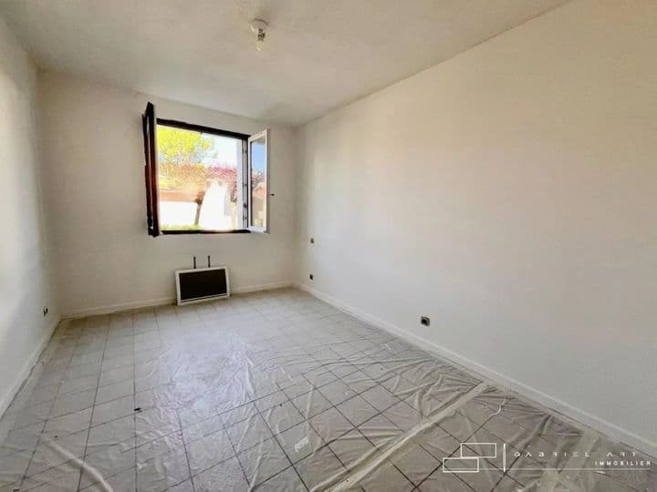 2 bedrooms house for sale in  France - Image 6