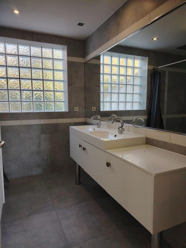 6 bedrooms house for sale in Uzes, France - Image 9