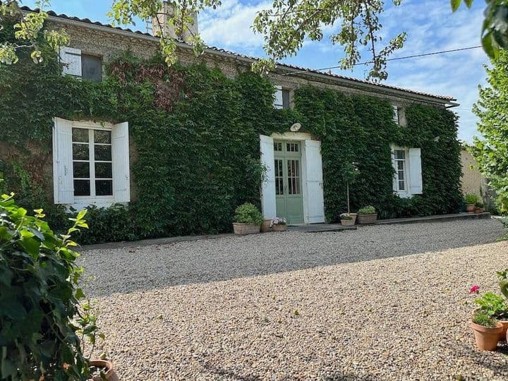 5 bedrooms house for sale in  France