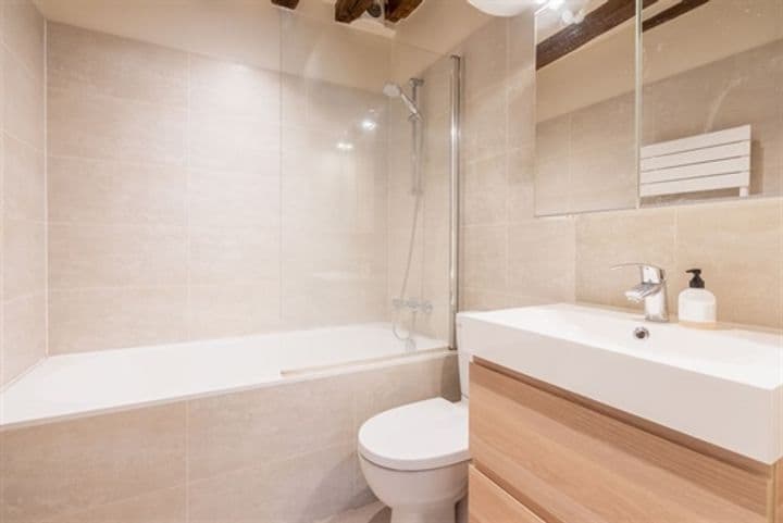 1 bedroom apartment for sale in Paris, France - Image 7