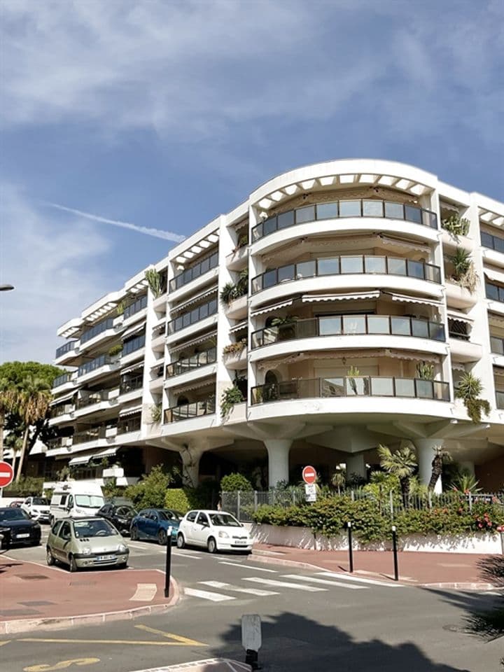 Apartment for sale in Cannes, France - Image 4