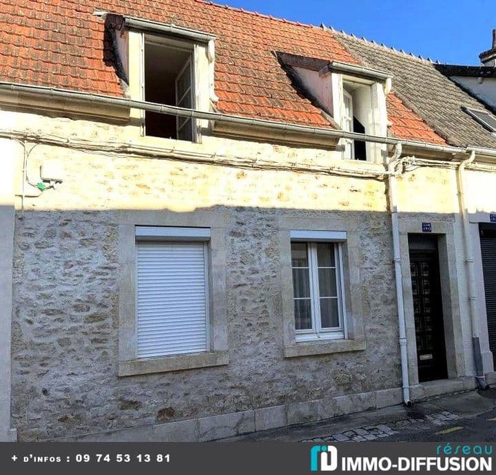 2 bedrooms house for sale in SAINT AMAND MONTROND, France