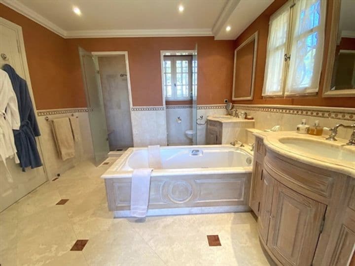 House for sale in Tourrettes, France - Image 3