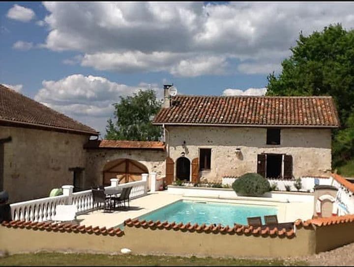 2 bedrooms house for sale in  France