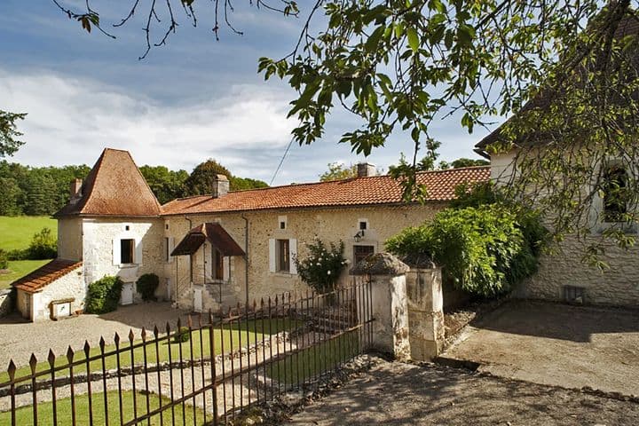 5 bedrooms house for sale in  France - Image 12