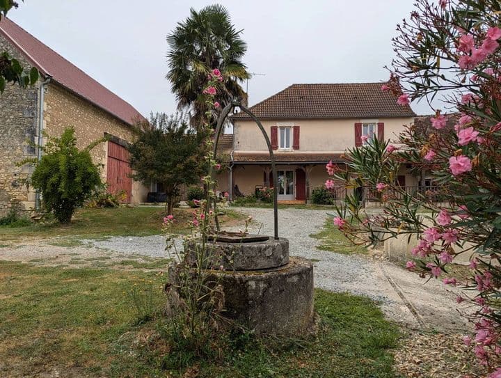 4 bedrooms house for sale in  France