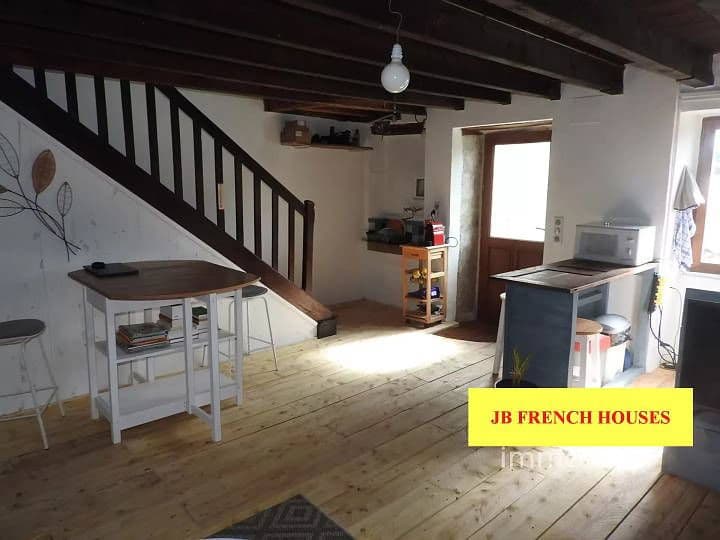 2 bedrooms house for sale in  France - Image 7