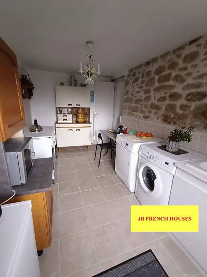 2 bedrooms house for sale in  France - Image 6