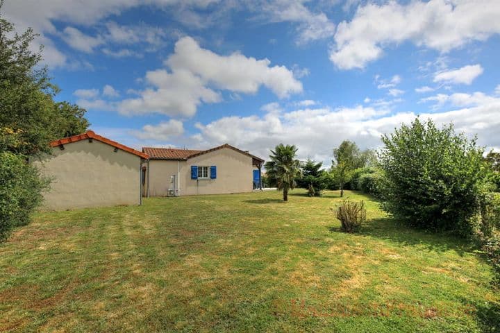 3 bedrooms house for sale in Vasles, France - Image 5