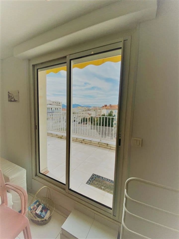 Apartment for sale in Cannes-la-Bocca, France - Image 3