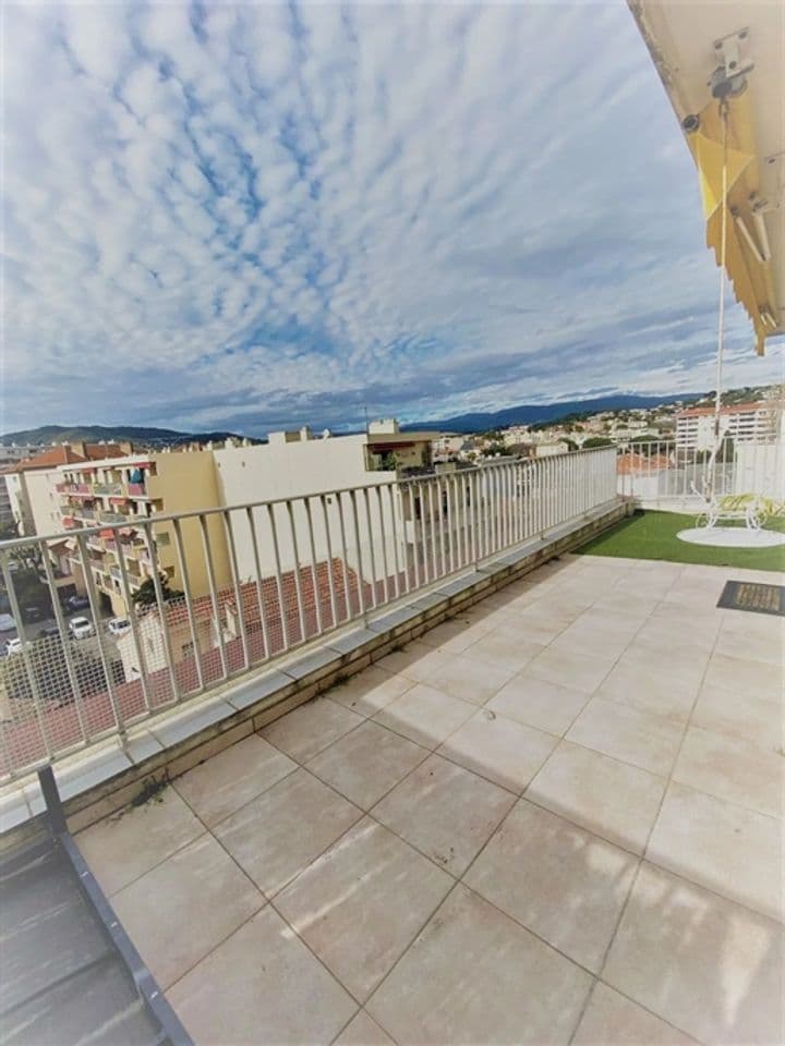 Apartment for sale in Cannes-la-Bocca, France - Image 11