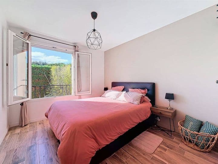 2 bedrooms house for sale in  France - Image 9