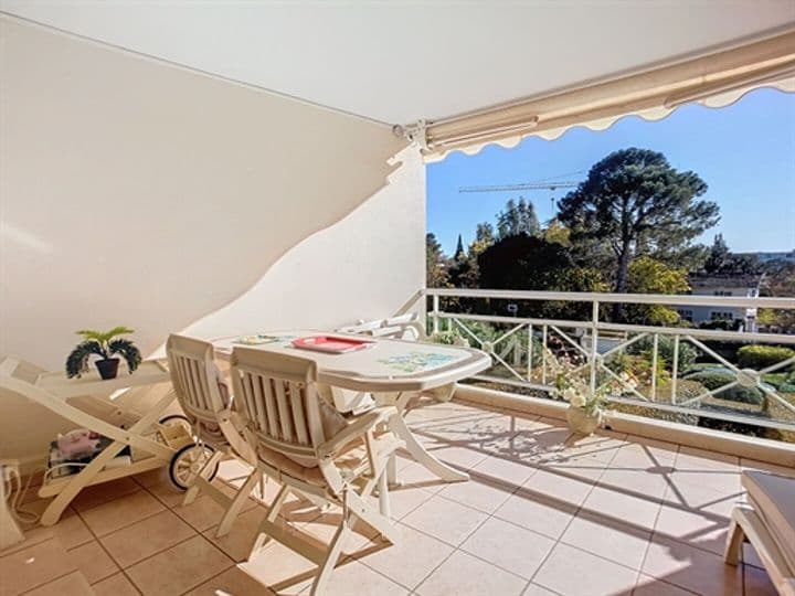 1 bedroom apartment for sale in Saint-Raphael, France - Image 3