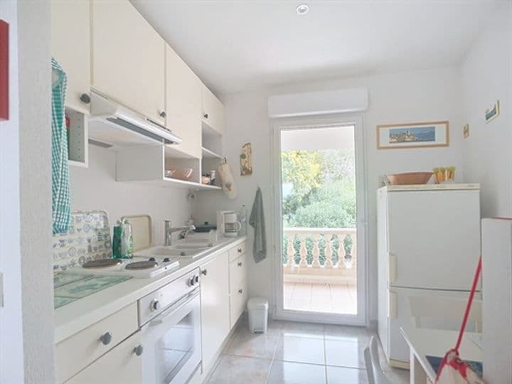 1 bedroom apartment for sale in Saint-Raphael, France - Image 4