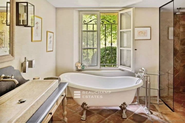 5 bedrooms house for sale in  France - Image 9