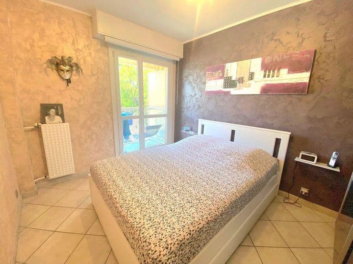 2 bedrooms house for sale in  France - Image 8