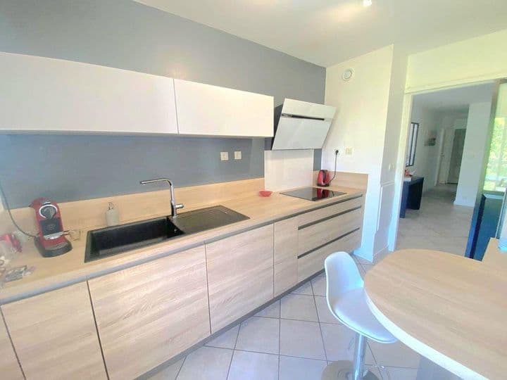 2 bedrooms house for sale in  France - Image 5