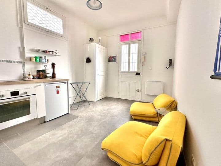 1 bedroom house for sale in  France - Image 3