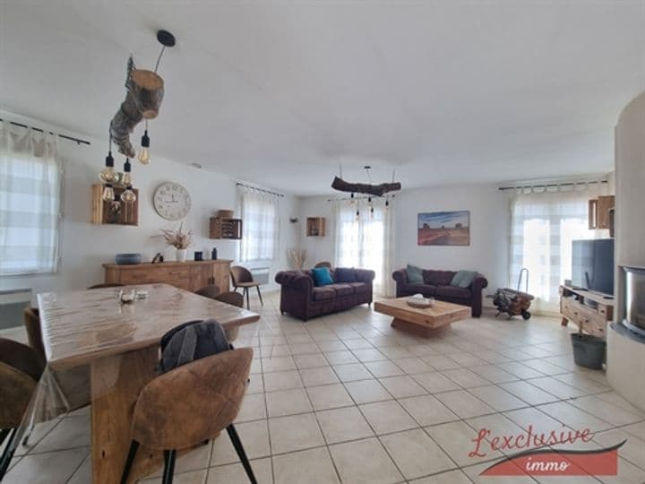 3 bedrooms house for sale in Regusse, France - Image 2