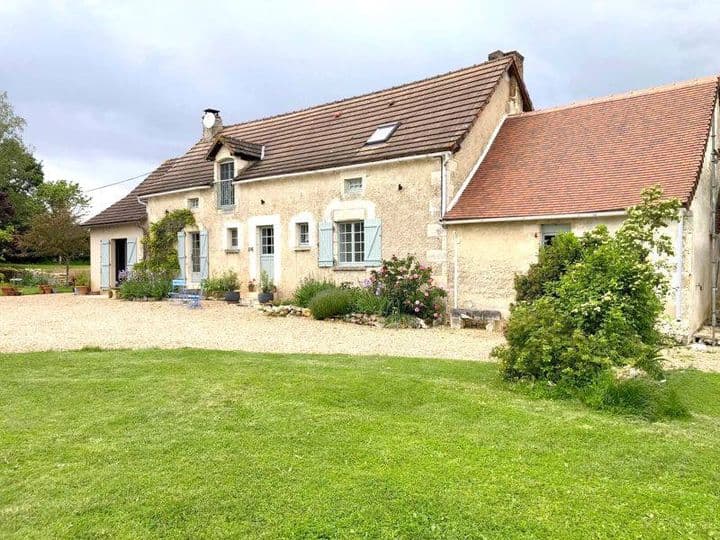 5 bedrooms house for sale in Poitou-Charentes, France