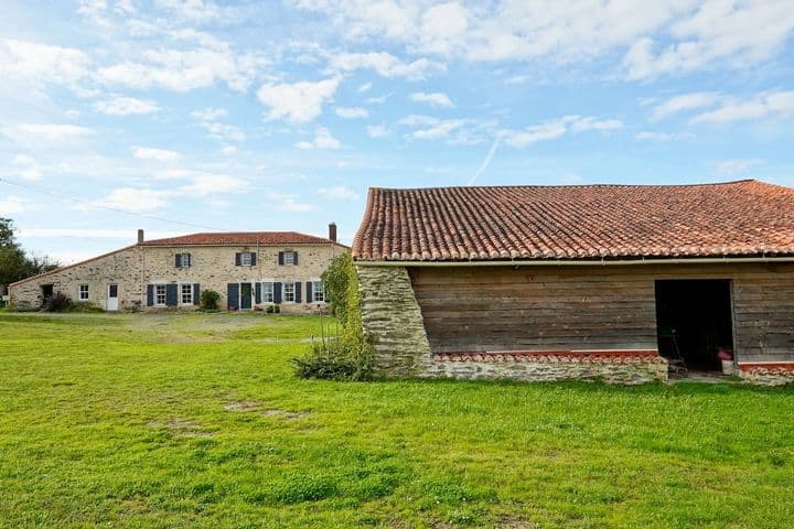 3 bedrooms house for sale in sigournais, France - Image 4