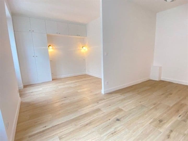 1 bedroom apartment for sale in Paris 7eme, France - Image 2