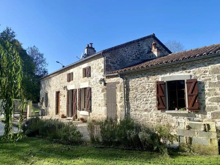 5 bedrooms house for sale in  France