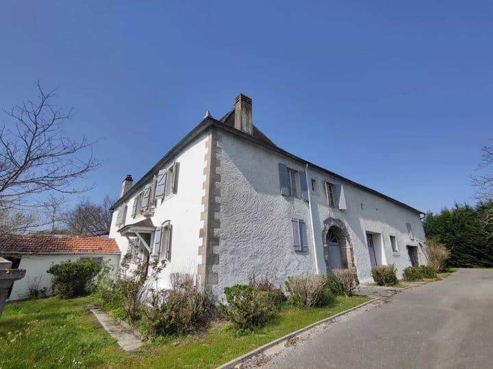 5 bedrooms house for sale in  France