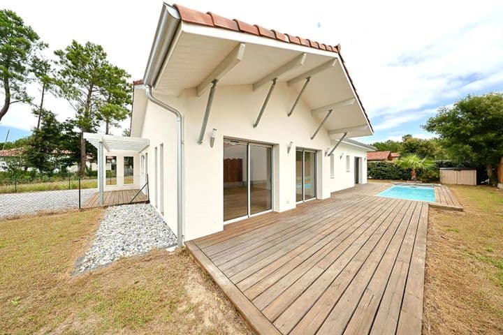 4 bedrooms house for sale in  France - Image 9