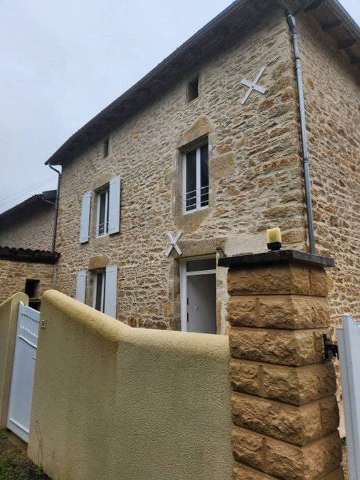 2 bedrooms house for sale in NIEUIL, France - Image 3