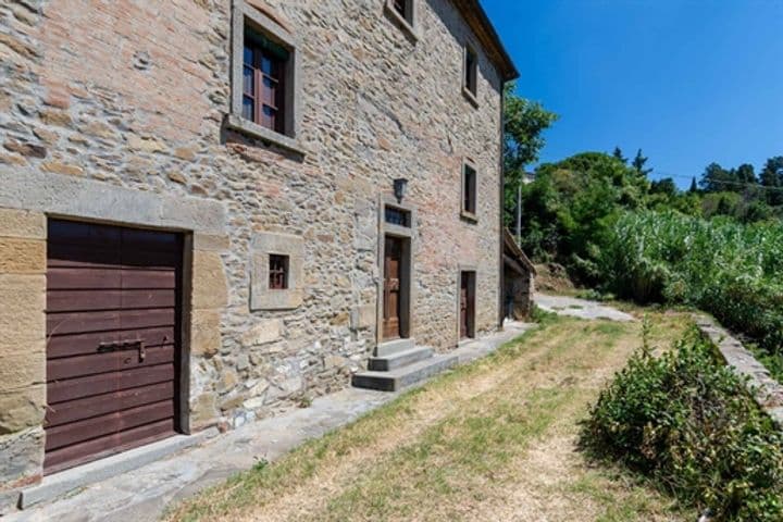 House for sale in Cortona, Italy - Image 10