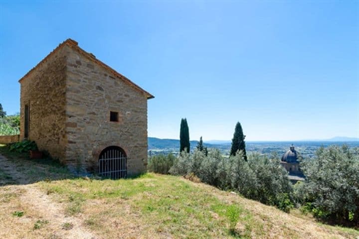 House for sale in Cortona, Italy - Image 6