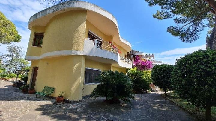 10 bedrooms other for sale in Roseto degli Abruzzi, Italy - Image 4