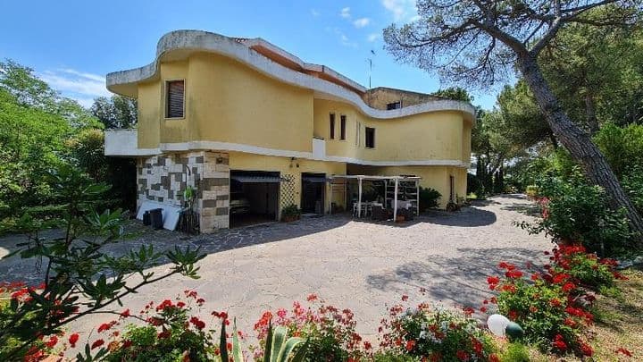 10 bedrooms other for sale in Roseto degli Abruzzi, Italy - Image 7